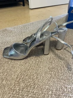 Neu Asos Sandaletten