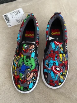 NEU Jungen Sneaker Marvel Spiderman Turnschuhe Gr 33 H&M