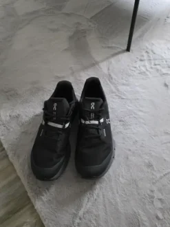 Neu On Running Cloudvista 2 WP Wasserdicht Gr 44,5