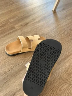 Neu Schlappen in Beige