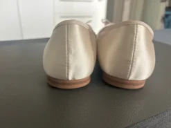 Neu traumhafte Satin Creme Ballerinas