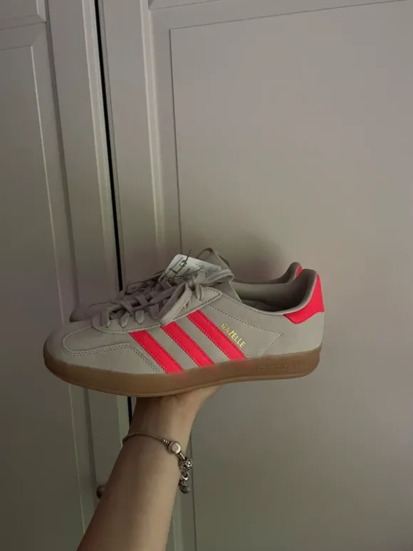 NEUE Adidas Gazelle Sneaker