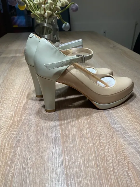 Neue bequeme Lack-Higheels von Clarks Größe 39
