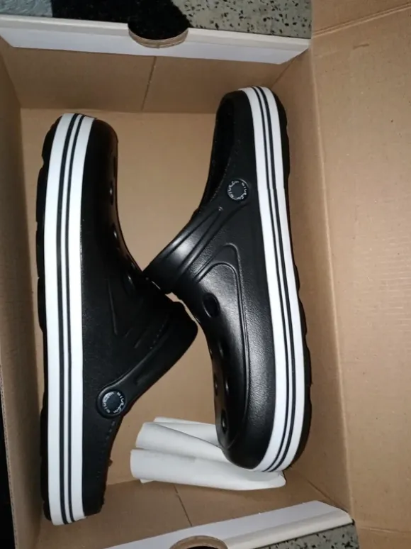 Neue Clogs Hausschuhe Gr. 45