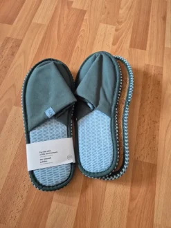 Neue Hausschuhe / Slipper – ungetragen & bequem