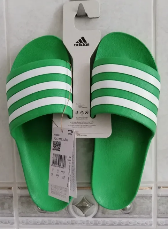 neue leichte Aqua adilette Gr. 44 1/2