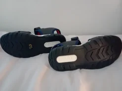 neue Levi's Sandalen 32