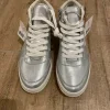 Neue modische Schuhe