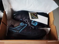 Neue Salomon Schuhe dunkelblau gore tex