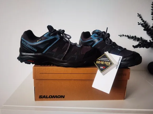 Neue Salomon Schuhe dunkelblau gore tex