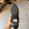 Neue Schuhe mit Absatz