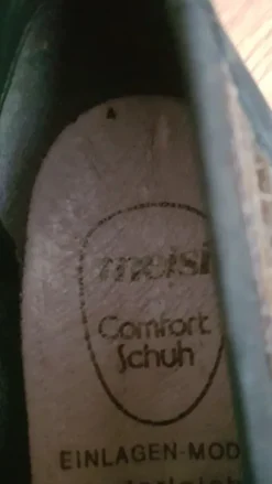 Neue Schuhe, schwarz