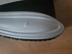 NEUe Sneaker / Sportschuhe von Nike Gr.44