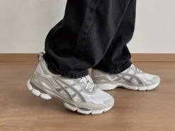 Neuwertig Herren Schuhe von asics Gr.42 sehr guter Zustand