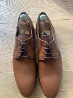 Neuwertiger, eleganter, cognacfarbener Schürschuh von Lloyd