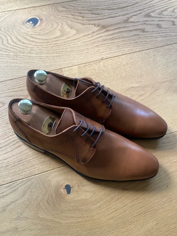Neuwertiger, eleganter, cognacfarbener Schürschuh von Lloyd