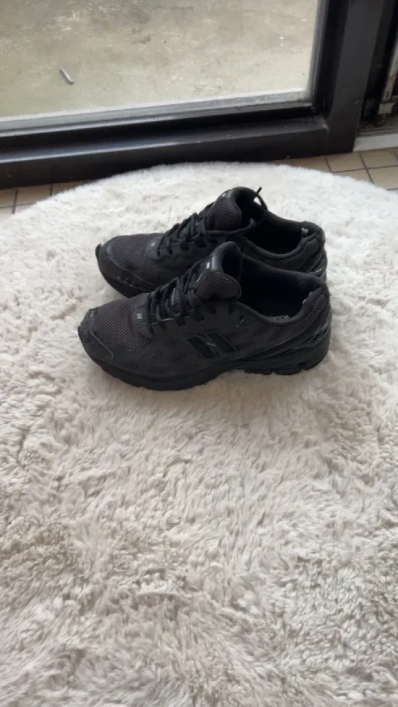 New balance 1906 / 40,5 / Noir / Black / Bonne état / Authentique