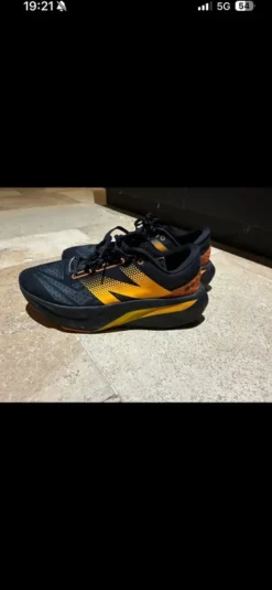 New Balance Fuelcell Elite V4