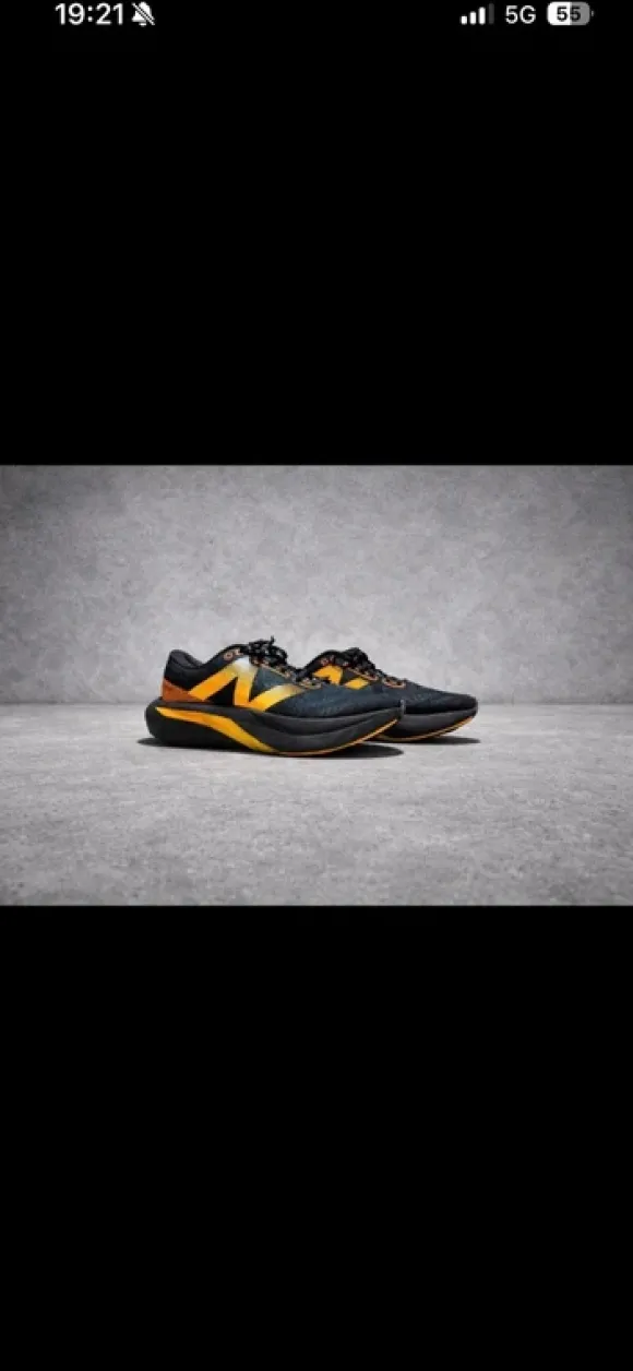 New Balance Fuelcell Elite V4