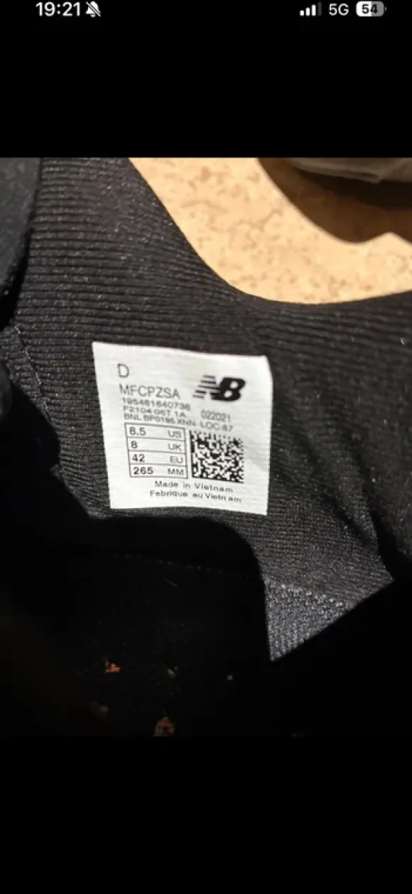 New Balance Fuelcell Elite V4