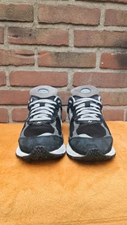 New balance 2002R