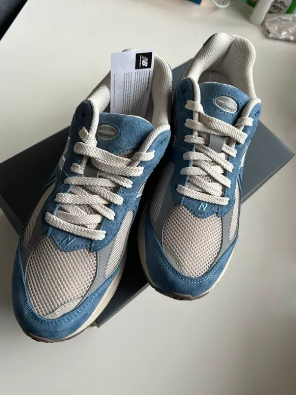 New Balance 2002R Shoreline Blue / Timberwolf Gr. 40 neu