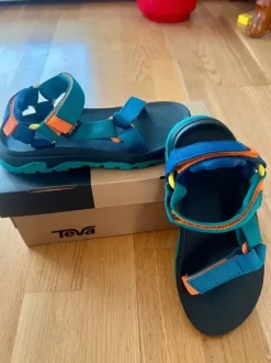 NEW Teva Sandals 2026 Collection Size 31