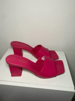 New Yorker Sandalen pink