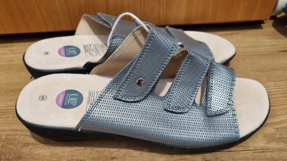 Nieuw nooit gedragen dames slippers