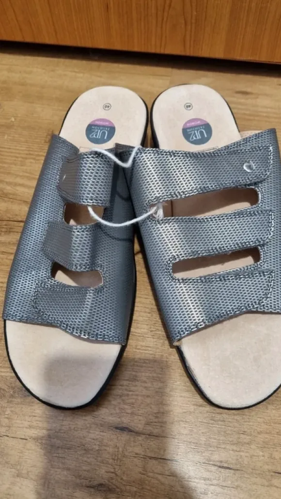 Nieuw nooit gedragen dames slippers