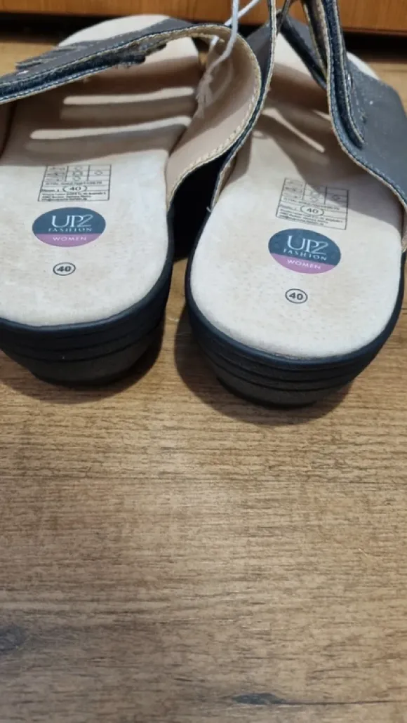 Nieuw nooit gedragen dames slippers