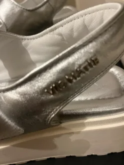 Nieuwe Vic Matie sandalen zilver maat 35
