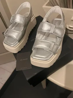Nieuwe Vic Matie sandalen zilver maat 35