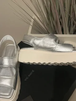 Nieuwe Vic Matie sandalen zilver maat 35
