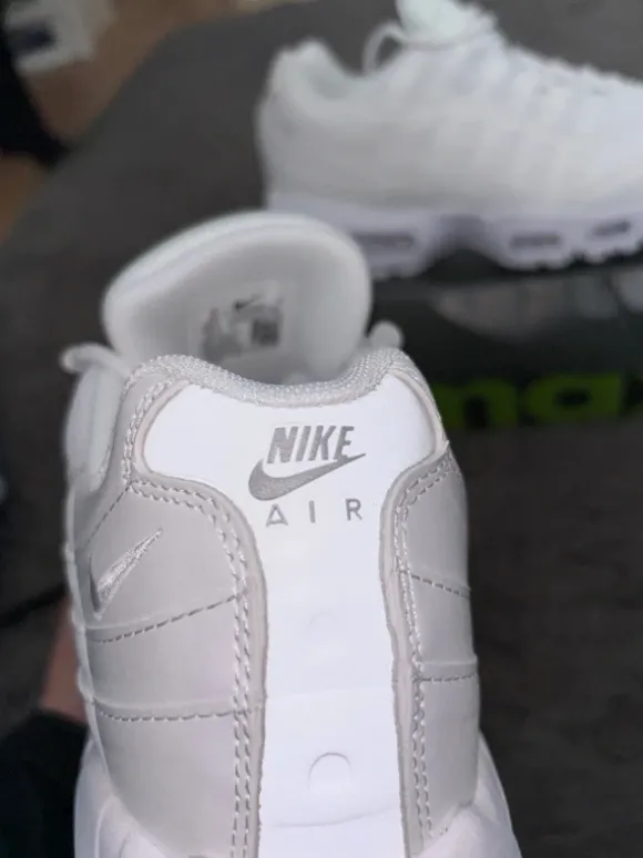 Nike 95 Weiß 44