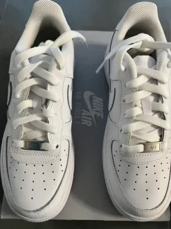 Nike Air Force Frauen Schuhe