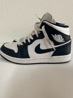 Nike Air Jordan 1 mid white navy - maat 43 - slechts 3 x gedragen