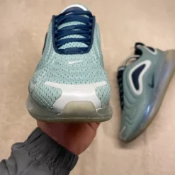 Nike Air Max 720 - Blauw - EU 39 - (268)