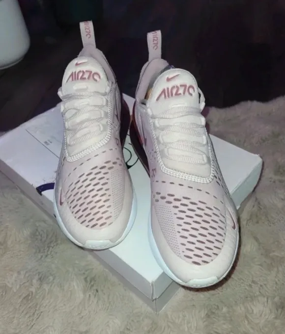 Nike Air Max 270 Gr. 42 ( 41.5/ 41) fliederfarben/ lila