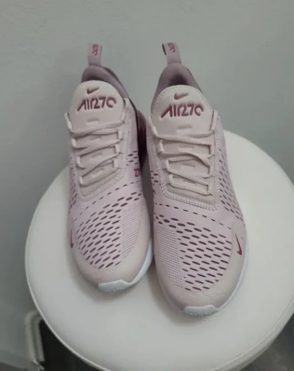 Nike Air Max 270 Gr. 42 ( 41.5/ 41) fliederfarben/ lila