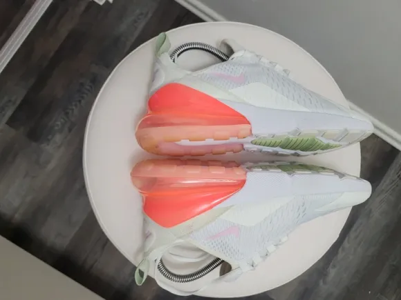 Nike Air Max 270 Gr. 38 weiß/ pink/ aprikose