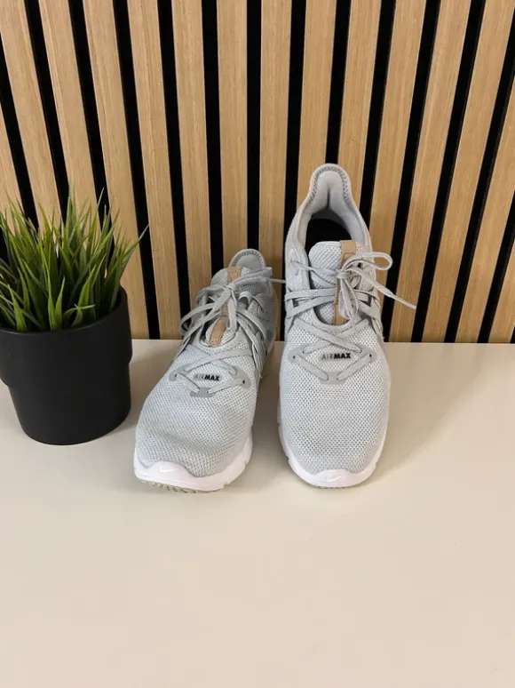 Nike Air Max Sneaker Turnschuhe Gr. 41