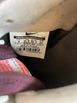 Nike air swoosh