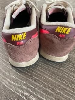 Nike air swoosh