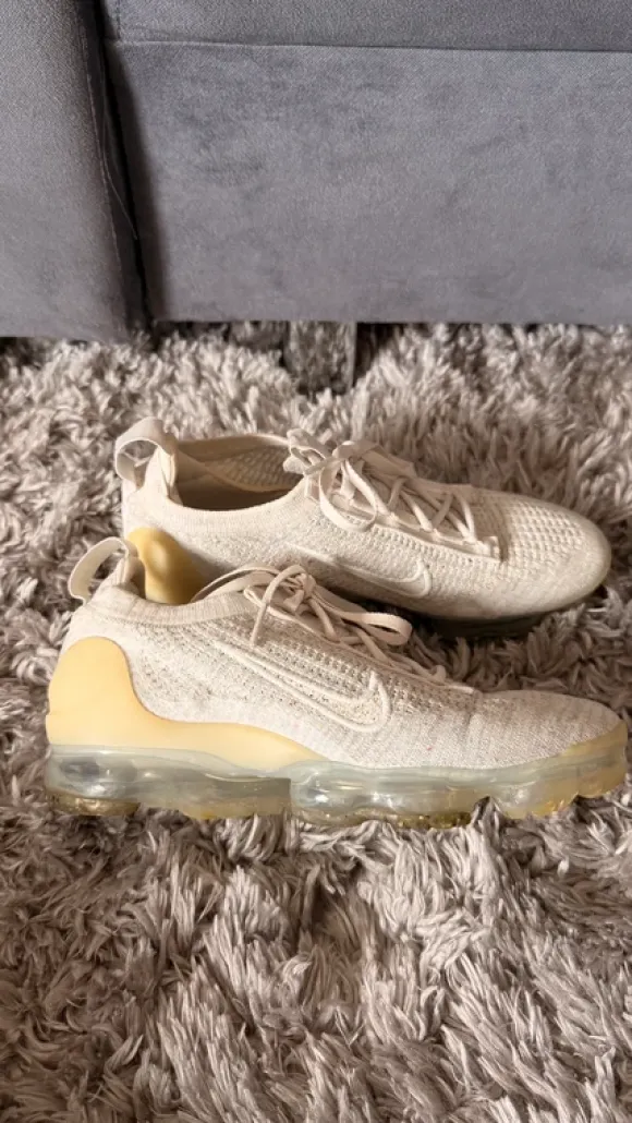 Nike Air VaporMax Flyknit beige