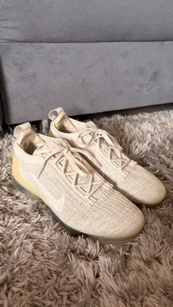 Nike Air VaporMax Flyknit beige