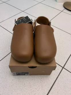 Nike Calm Mule braun Slipper OVP - Größe 44 - Neu, mit Etikett