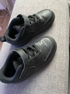 Nike Court Borough Sneaker schwarz 27