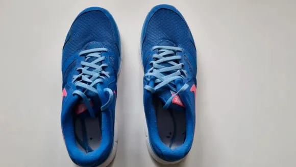 Nike Damen Turnschuhe Größe 42.5
