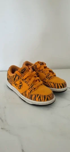 Nike Dunk Low Next Nature Tiger Stripes Kinder Sneaker EU 28,5